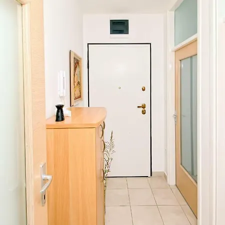 Marinovic Apartment Makarska